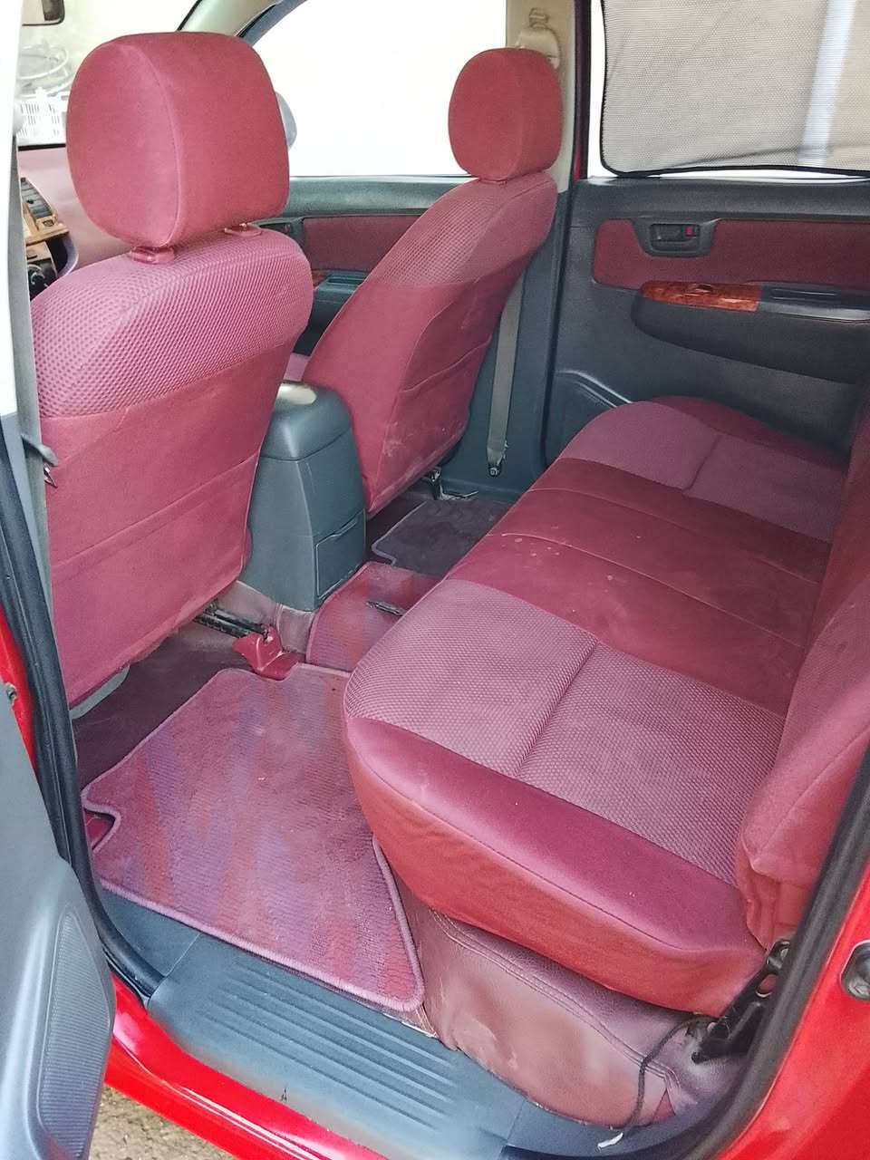 السلام عليكم اللبيع سيارا بيكم فلاونزه موديل 2015 مكينه 2700 ما مفتوحه رقم ميسان بسمي تحويل ثاني يوم سنويه 2031 عينه ليزريه تبريد ثلج تدفئه كله شغاله كير عادي سيارا بيه فيقد صبغ كد شبر كما موضح بالصوره ولباب الخلفي مدل الاصلي البلادي ولباقي عل فحص سيارا جديده عبري ما صاعد بيه السعر 190 أو بيه مجال مكاني بصره قرنه رقم الهاتف 
***********
