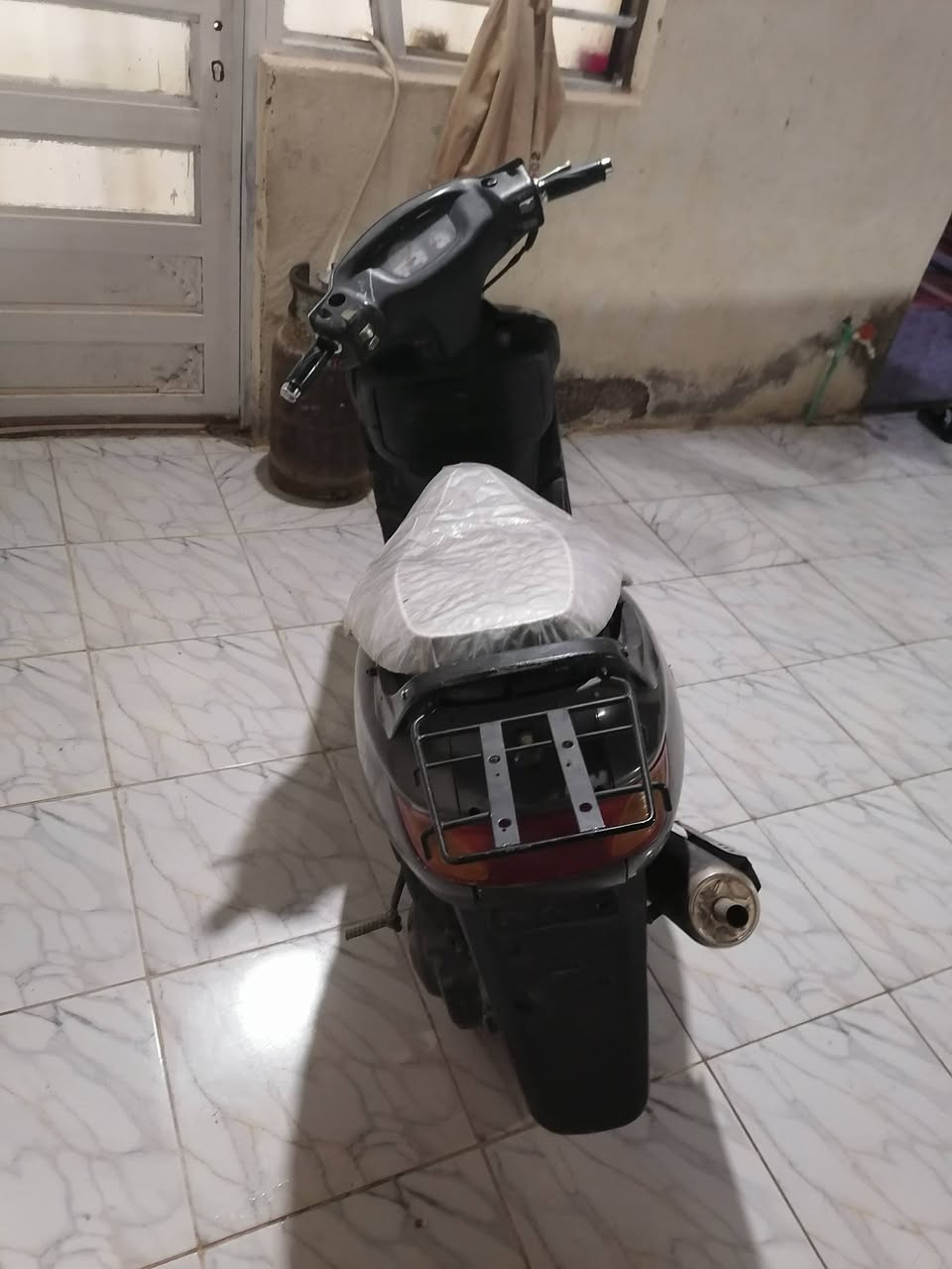 السلام عليكم
دراجه فراشه للبيع
نضافه شوفت عينك
بيه صوت ماعرفه وين
سعره 250وبيه مجال قليل
كوفه علوة الفحل
***********
