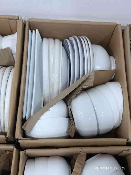 سياحي ابيض ساده 
كارتون طابقين خشن وناعم 
اعداد وسيتات كارتون الثقيل 
سعر الكارتون 23 وتوصيل مجاني 
للحجز مراسله الخاص او واتساب *********** 
عنوان صلاح الدين قضاء الدور 
متوفر توصيل لكل المحافظات
