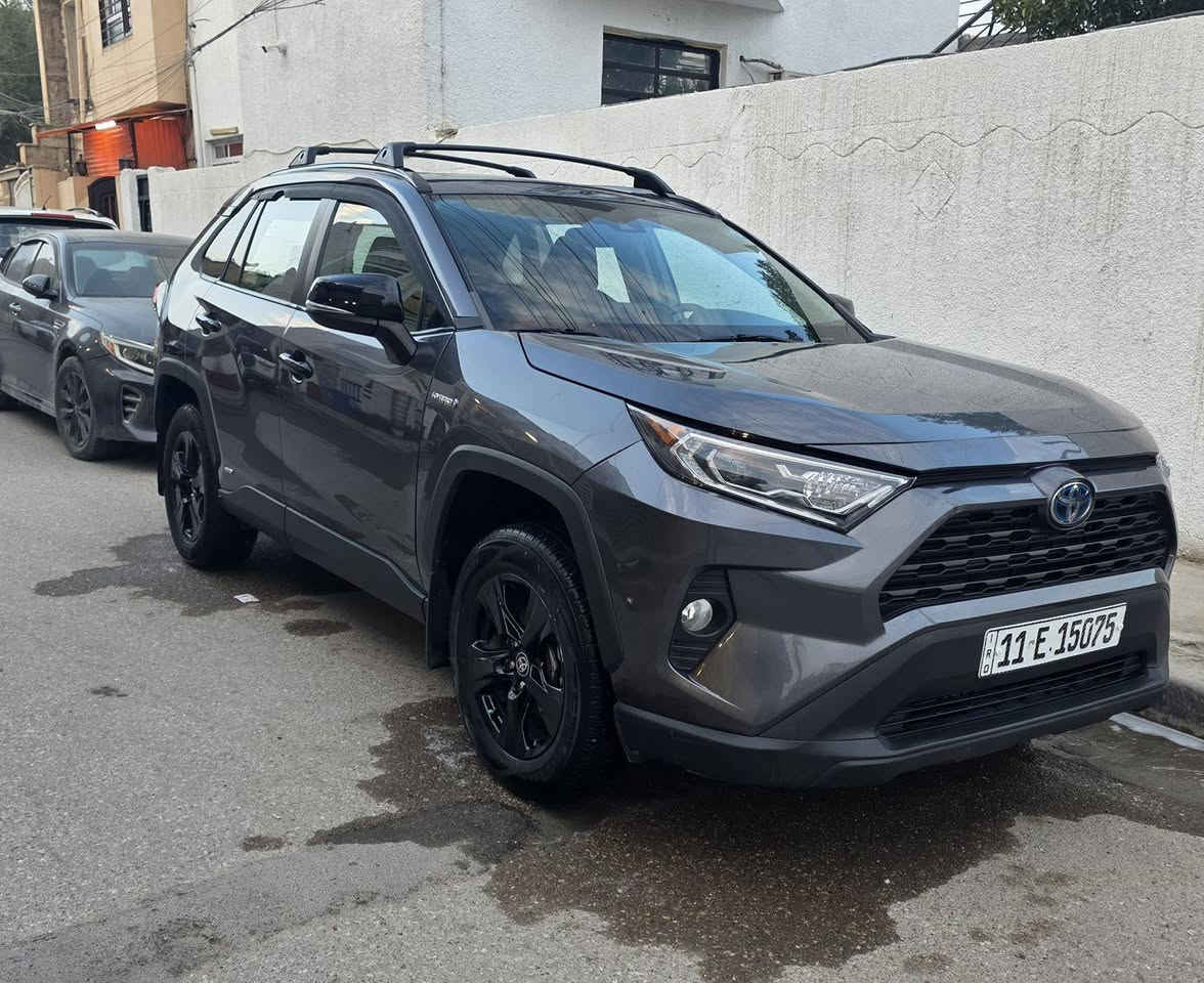 السلام عليكم 
للبيع تويوتا راف فور XLE 
موديل 2021 هايبرد 
فول مواصفات 
حادثهة الباب الخلفي او باب السايق طخة بسيطة نفس البوب مصلحات بدون فتح فقط والباقي مكفولة كفالة عامة وصور الحادث بالمنشور 
السيارة جديدا جدا بدون اي نقص من الباتري والتايرات والحدادية والدهن والفلاتر ادامة كاملة هسة مسويهة  بدون اي ملاحظات والحمدلله 
ماشية 44 مايل
رقم بغداد الجديد وبأسمي تحويل مباشر 
مكان السيارة بغداد الدورة
السعر 225 وبيهة مجال 
للاستفسار   ‏‪0776 587 2579‬‏

تابع الصفحه Auto Park/
اوتو بارك
