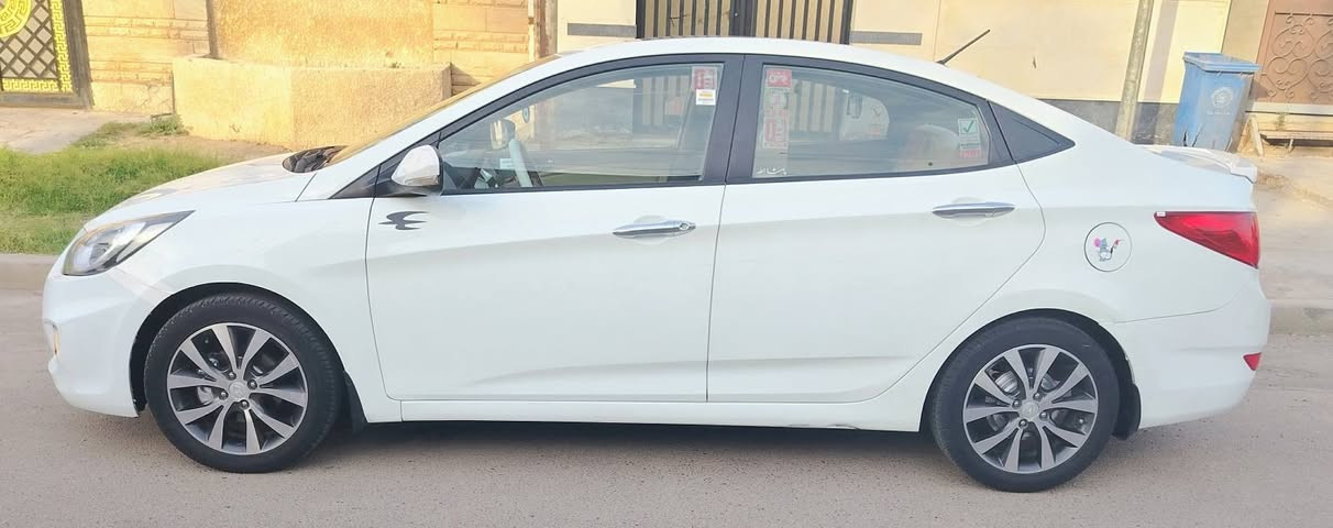 االسلام عليكم اكسنت ٢٠١٥ خليجي نضيفه جدآ والصور واضحه فووووول  مواصفات بلو  مكينه ١٦٠٠
سياره عل وضع الشركه اوعندي 5 سنوات  استخدام شخصي  كشنات الشركه مغلفهن رقم بغداد باسمي  شرط التحويل داخل خارج جاااهزه من كل شي السعر ١١٣ مجال بصيط 
شاكن بغداد للاتصال ***********
شاشه
كاميرا دواره
سلايت طكتين
داخل عسلي وحمصي
تجوه ايد
5 ويل كب ١٦
تبريد ثلج
تحكمات جهتين
بالعافيه اليشتري
