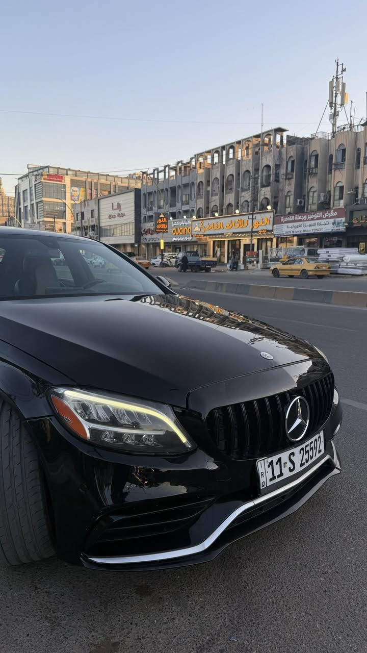 السلام عليكم 
للبيع او للمراوس 

مارسدس c300 
الموديل 2021 
اللون الاسود 

حادثها صبغ بنيد بدون دواخل
ايرباكات كلها سليمة بلادية + صور الحادث بالمنشور 

المواصفات 
فتحة سقف 
رادارات نقاط عمياء 
سماعات برومستر
انارة محيطية 64 لون 
تدفئة مقاعد تحكم مقاعد كهرباء 
ستيرن كهرباء 
ماوس 
وباقي المواصفات المعروفة 

السعر اتصل وتدلل 

رقم بغداد باسمي 
للاستفسار 
***********
