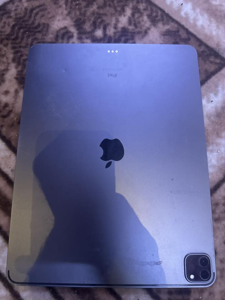 ايباد 11برو ماكس 
ايباد 9
مكسوره شاشتهن اثنينهن
سعرهن 350
***********
***********
