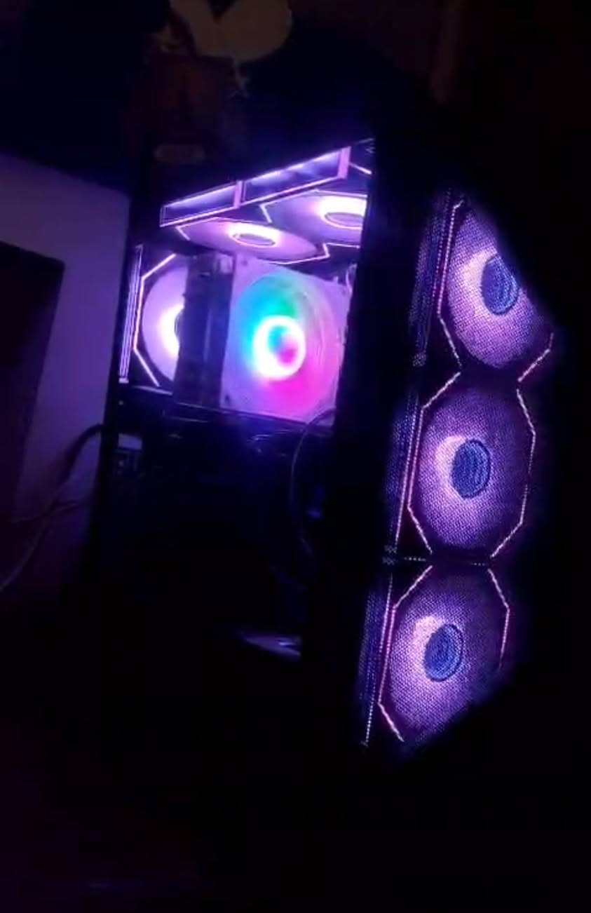 السلام عليكم شلونهم الشباب متاح حاسبه كيمنك لل بيع DDR4جيل حديث ترهم مونتاج معالجi7-7700 جيل سابع  معالج يرهم مونتاج والعاب  قويه..... كرت  RX580نسخت ال8كيكه كرت نضيف وشرط الفحص  بور سبلاي 600Wمن شركت mSi..+رمات DDR4.16كيكه تردد سريع 256 SSD +مساحت التخزين القرص الصلب الف كيكه (تيرة). كيس كيمنك فول مراوح +ريمونت تحكم بل مراوح ....
(حاسبه ستخدام بصيط مال معاتب تجي تفحص وتقتنع بيه ياله تاخذ اي لعبه بالك شغله وتفحص )))))سبب البيع عدم التفرغ ماعدي وقت


**إذا كنت صاحب هذا الإعلان وتريد حذفه لأي سبب، رجاءا أرسل رسالة إلى الدعم الفني**