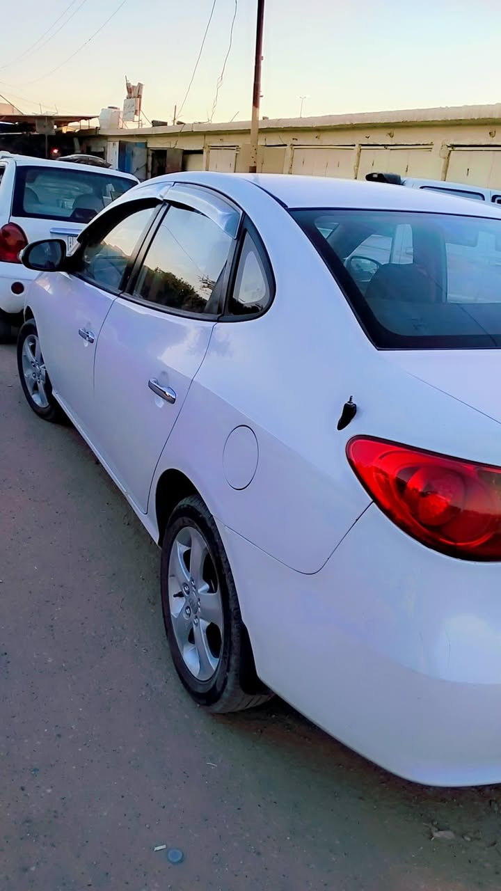 سلام عليكم
الانتره مقدس موديل 11 
السياره فتحه سقف تحكمات ستيرن كامره 
اربع دسكات اشاير ب مري صدر تخم تاير 
كير محرك كله مكفول بيها قبق الجنطه مبدل بلادي بدون صبغ بدون اي ضرر حجم المحرك 1600 
مكان ديالى دلي عباس اتصل ***********
