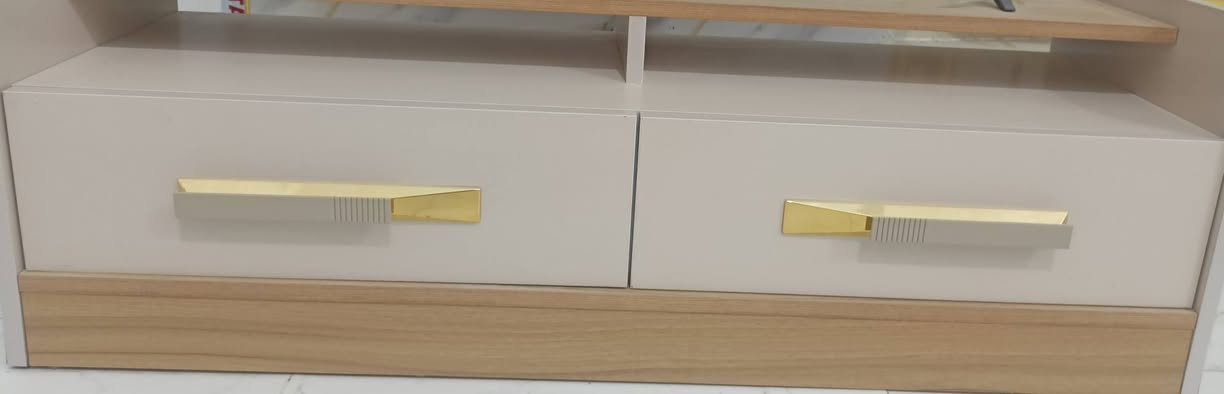 غرفه للبيع بسعر بسيط الغرفة بعدهي بنايلون الشركه ***********
