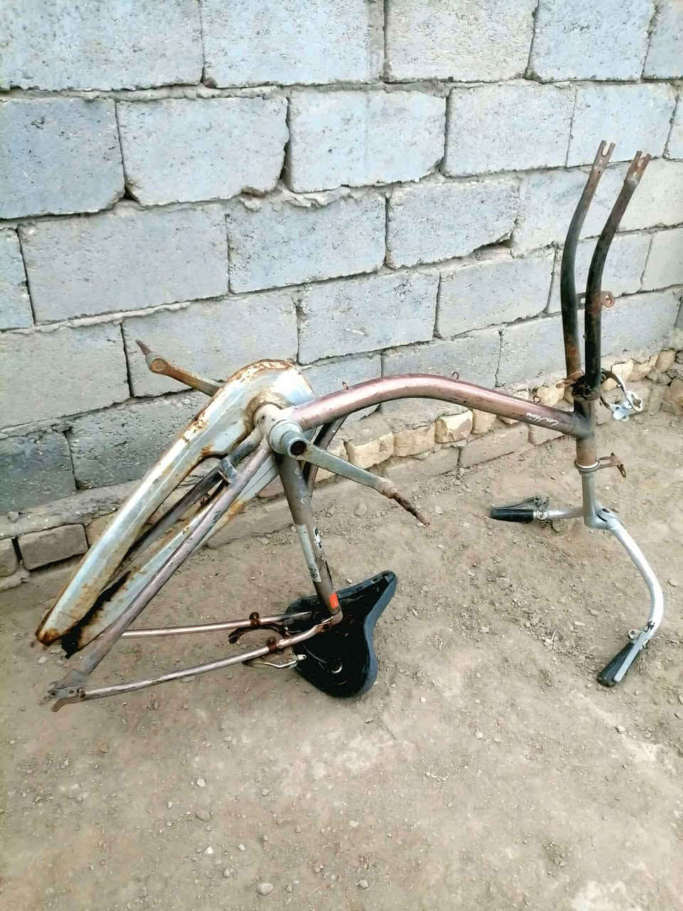 السلام عليكم بايسكل للبيع حجم26 كامل + ثنين سوبايات + 3 وياله اماميات + ثنين وياله وره + جاملغات +لشه حجم 26 (السعر 55 الف)،، مكاني «الديوانية السنيه» الشراي يعلق واني ادخل خاص... للتواصل ‏‪***********‬‏
