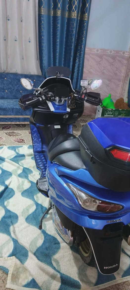 سلام عليكم وينه اليدور نضيف اطيك ضمان
متاح بعدهي بحاله الوكاله صارلها 3 اشهر من طلعت من معرض علاوي الباشا مكفوله كفاله عامه وضع اليابان
فورزئ صفر 8،،،، 7 كير، ،،،،، 4 تحويلات
صالنصه رياضي وكاتم
دهن امزويل ماي زيتي
بانزين كله محسن
دشبول ابيض
لايت خمس الوان  ابيض عالي ناصي
جك جنطه وياها جنطه لون ازرك
جانت بيها شوته رياضيه وخرتها خليت بلاديه
قبق كلجات نيكل
وياله رياضي ذهبي مال اليابان
ستوني مسويلها ادامه كامله كلجات
تايرات جدد اصلي
دواسات نيكل
اخذتها ماشي 29 الف وبعدهي 29 الف لان ماطلعت بيها
مكاني محافظه الديوانيه بخدمت الشراي
***********
