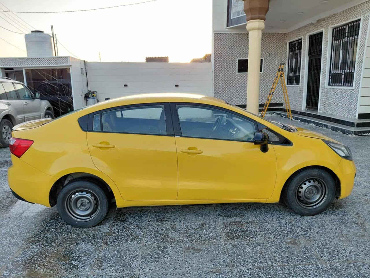 السلام عليكم
كيا ريو موديل 2013للبيع رقم بابل الألماني مشروع وطني اي مرور تداور وارد خليجي سياره مصفرة هيئة وغرامه مكينه 1600 دوش مكينه كير تبريد تخم تاير حداديه مكفولات سياره كل نقص مابيه سياره مكفوله عن ضربه 
السعر 70 وبيهه مجال حك الجيه
رقم الهاتف*********** مكاني كربلاء مامتواجد على نت
