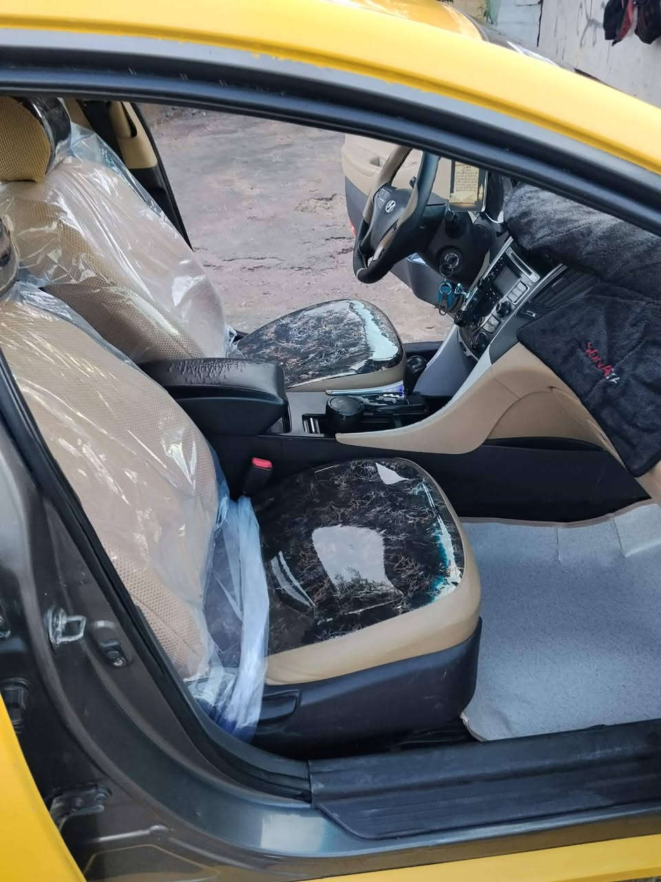 سلام عليكم 
للبيع سوناتا خليجي مديل11 رقم بغداد الماني مشروع وطني سياره جاهزه مكينه 2400دوش لاتنقيص ولابخار كير جيدجدا حداديه امامي وخلفي تخم تايرجديد ويل جديد  دوشمه كاعيه وسفريات وتنته وكشنات قبل كم يوم وادامه كامله سريفس لسياره تبريد قطعتين + تدفه سياره جاهزه لشغل مال جناي سياره بدون ضرر داخلي شواصي لغود مكفولات وصبغته حلوه 
اخوان رجاء المايعجبه لايكسربسياره وشراي يتصل 
مكاني بابل 
السعر 93 بيه مجال 
رقمي ***********
