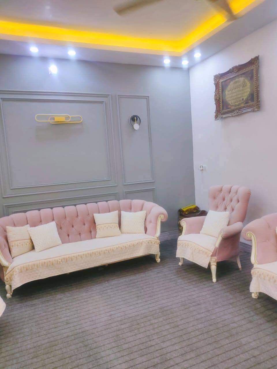 يالله بيت البيع المساحه 120متر طابق واحد مكانه حي النداء مجمع بيتي الثاني مقابيل  السطان البيت ركن شارع 12بي غرفه واحده السعر خاص ***********وتساب 
*********** تصال
