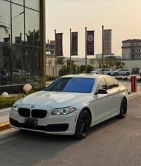 BMW 528i توين تيربو  السيارة فول مواصفات على اخر حباية وجديدة مال جناي...
