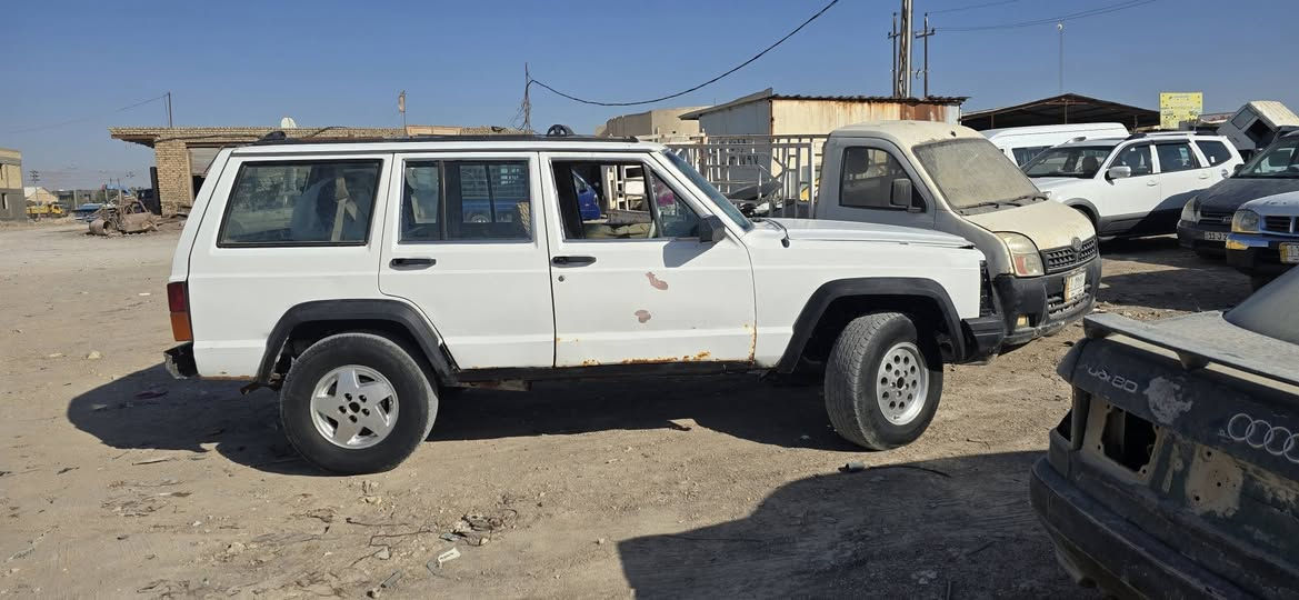 ((مكلف بالنشر)) 
جيب شيروكي موديل 1991 للبيع مع المراوس كير ومحرك بطه ثنين ونص مكفولات كهربائيات كاملات مكان السياره بالسماوه  للاستفسار الاتصال على الرقم *********** عدم الرد عالخاص
