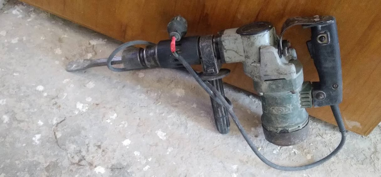 السلام عليكم دريل تفليش للبيع السعر ٥٠ الف وبيه مجال للاتصال واتساب *********** مكاني الخطيب الزراعي
