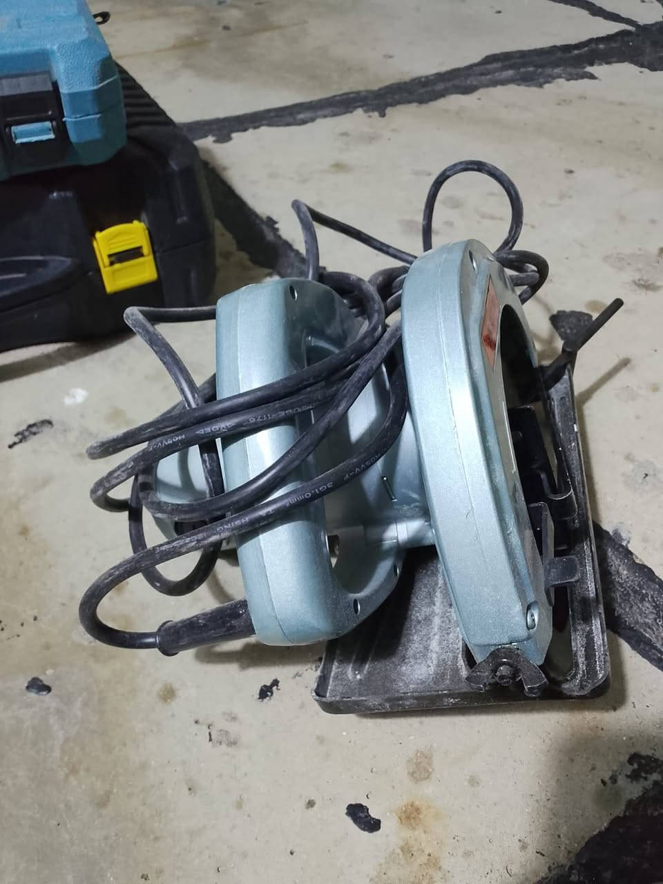 السلام عليكم اغراض للبيع قيم باليرضي الله لا تكسر بيهن


**إذا كنت صاحب هذا الإعلان وتريد حذفه لأي سبب، رجاءا أرسل رسالة إلى الدعم الفني**