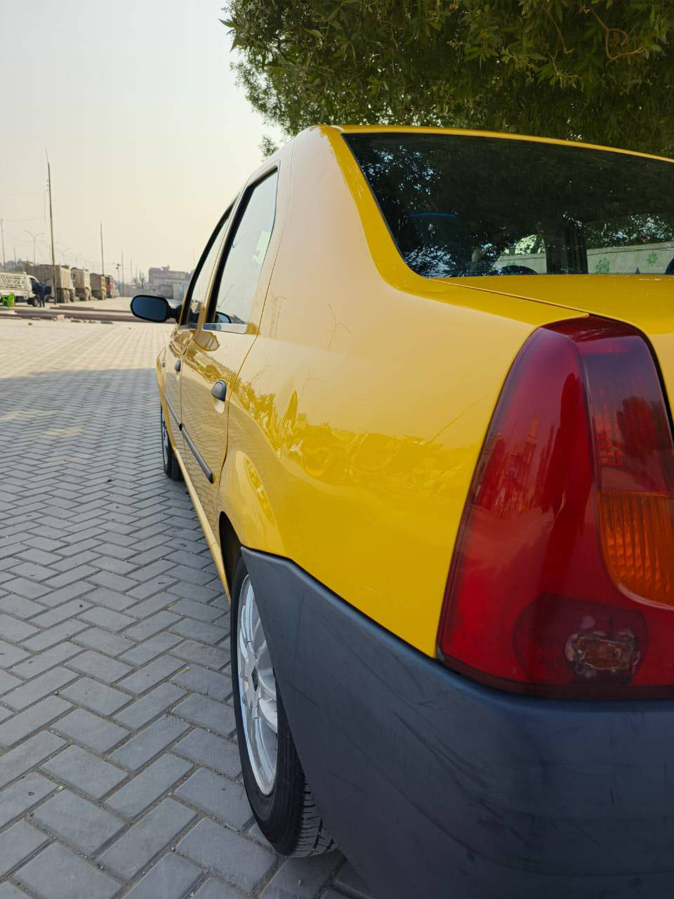 السلام عليكم 
رينو لوكان 2017 
رقم بغداد باسمي تحويل ثاني يوم
اوتماتيك بلاد منضومة غاز جديدة شادلهة 60 لتر  تبريد خير من الله بيهة جاملغ امامي الايمن مضروب فقط السعر  $ 65
مكاني بغداد البلديات 
***********
