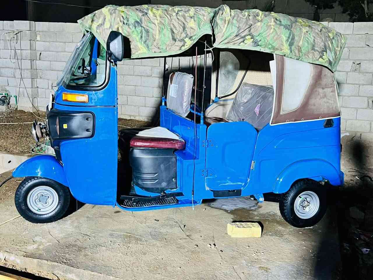 السلام عليكم تكتك موديل 2022شهر 11 مضلعه كفاله عامه تكتك نضيفه مامتعوبه احله من الصور بهواي بس دوسه معمره الباقي محرك وكشر مكفول رقم وسنويه لوحات إنكليزي تحويل ثاني يوم بسمي التكتك مكان النهروان سعر 11 مليون وبيه مجال /***********
