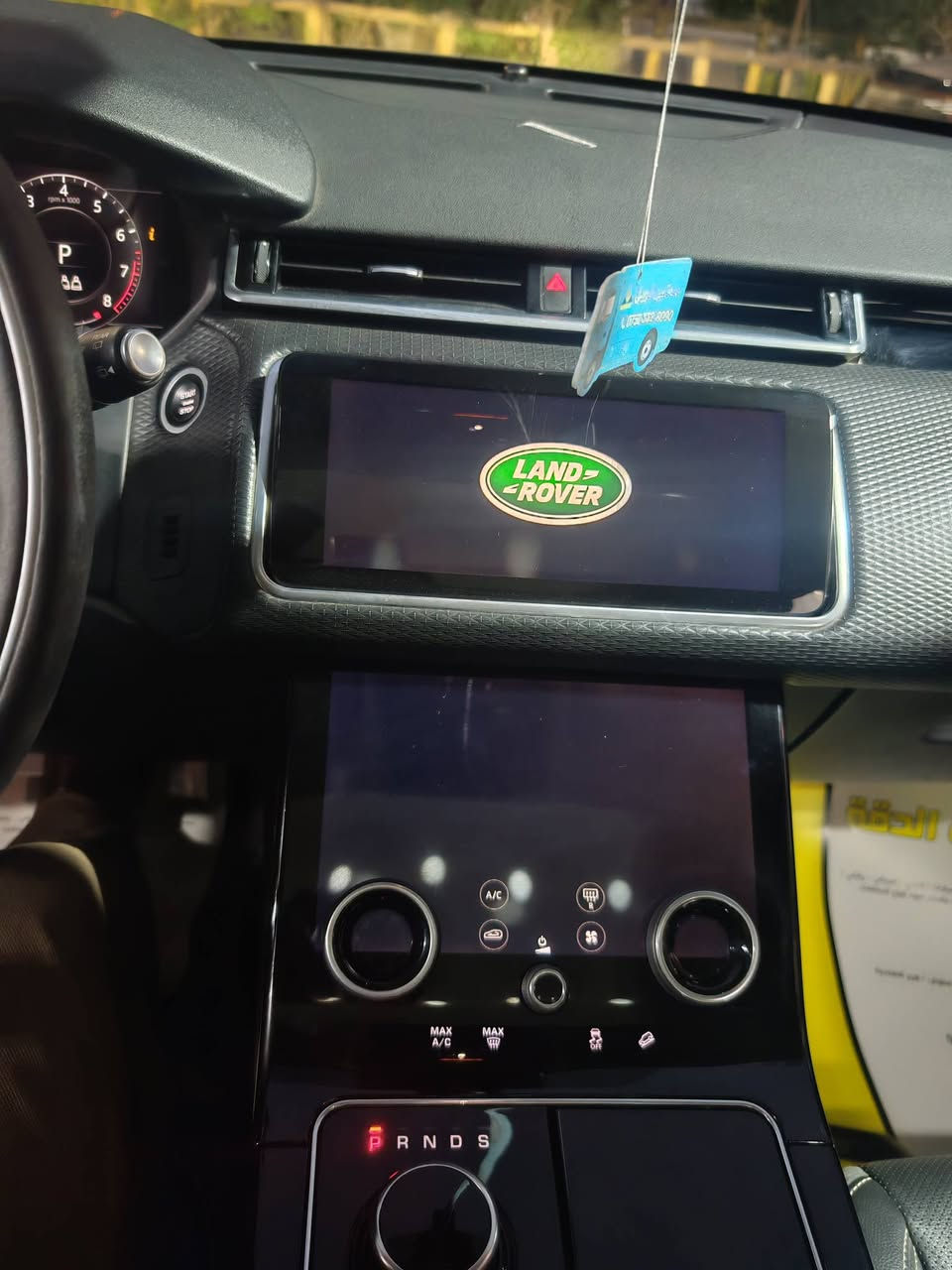 رانج فيلار ٢٠٢٠ وكالة سردار. ماشية 63000 كيلو صار بيها حادث جاملغ وبنيد. السعر 30000 دولار ومجال. للتواصل ***********
