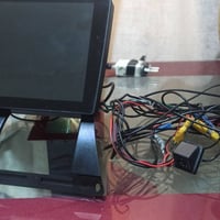 شاشة مع كفر مع كامرة مع فيش كامله استعمال قليل للبيع الاستفسار 0782973...