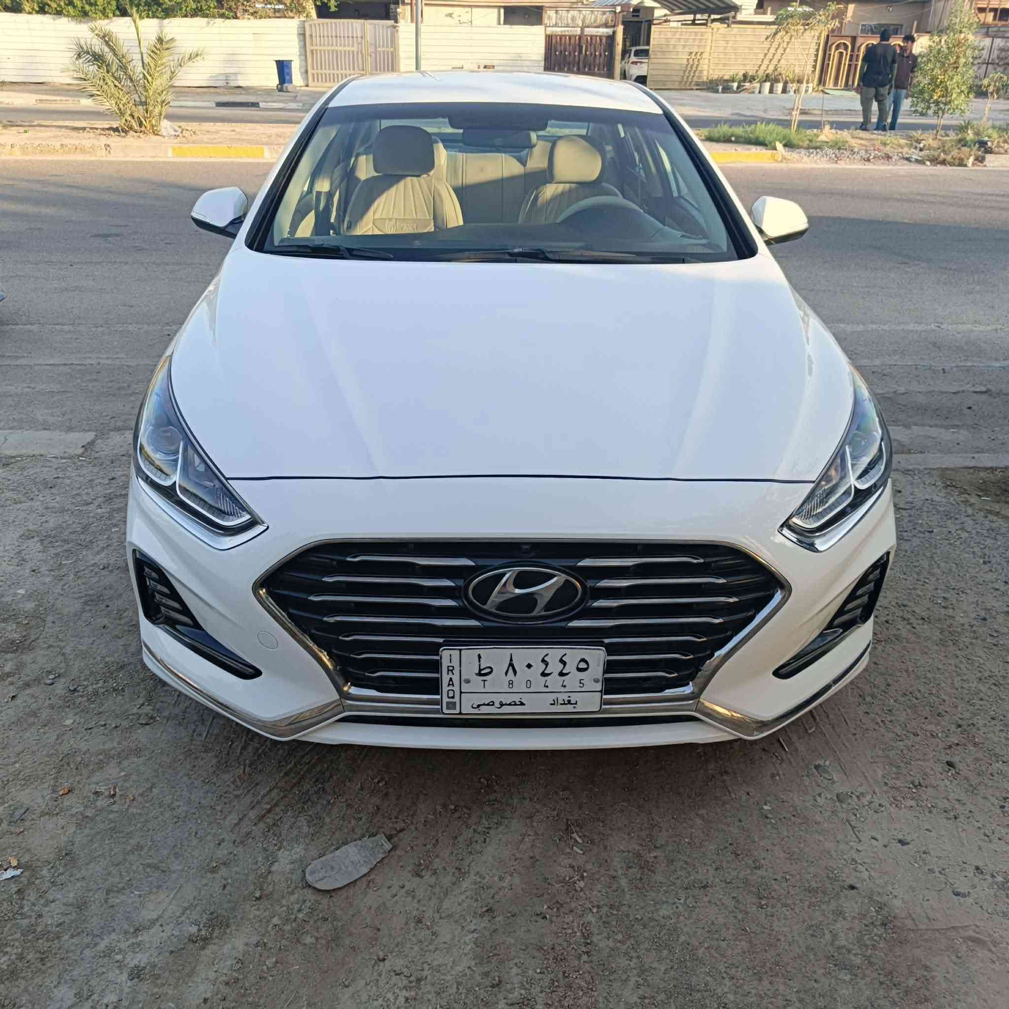 السلام عليكم سوناتا خليجيه مديل 19 ماشيه 35 ألف حقيقي فول عده البنراما محرك 2400بيه 3قطع صبغ جاملغ امامي وبيبان فقط السياره بدون تبديل وبدون بارد مكان السياره بغداد رقم صاحب السياره *********** السعر 145 السياره جديده جداً واحله من الصور
