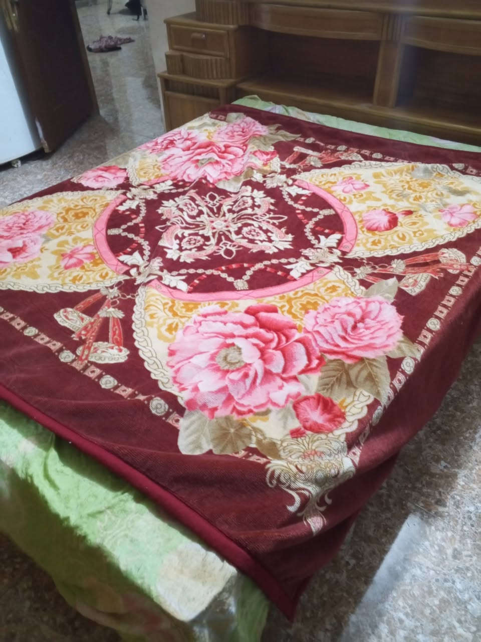 غرفه أخشاب للبيع نضيفه مستعلمه قليل لتواصل علا رقم ‏‪***********‬‏ بڪرلي الرابعه
