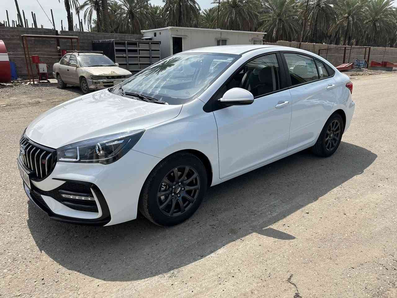 للبيع شيري اريزو 5 
للبيع فقط بدون مراوس 
شيري اريزو 5 موديل 2025 
مكينة 1500 cc تنفس طبيعي 
سيارة زيرو ماشيه 1300 فقط 
رقم اربيل باسمنه 
كفالة من كل شي 
مغلفة كشنات + كامرة خلفيه وتسجيل اضافة 
داخل الضمان 6 سنوات او 200 الف كيلو مع دفتر الضمان 
سعر السيارة 112 ورقة ،، 11,200 وبيها مجال 

مكان السيارة شارع فلسطين
***********
