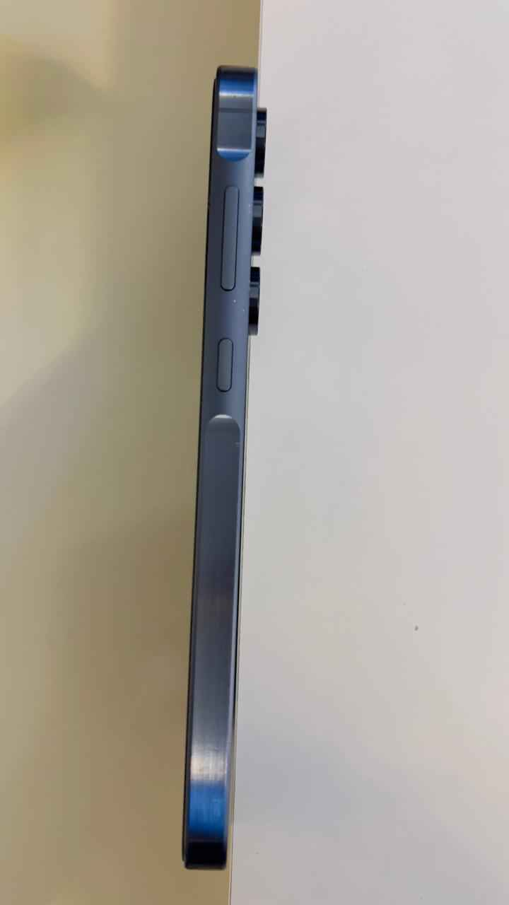 اسم جهاز : Galaxy A55 5G
الاصدار الاول 
البطارية : 5000 مللي امبير  25 واط 
الذاكره : 128 جيجابايت ورام 8 
تحديثات جهاز : اخر تحديث 6/5 
شاشه : سوبر اموليد 120Hz 
المعالج : 1480 Exynos 
مقاومه : للماء والغبار 30 دقيقه بشهاده
ملاحظه جهاز بدون ملحقات العنوان العمارة حي العامل رقم *********** عمارة, ميسان
