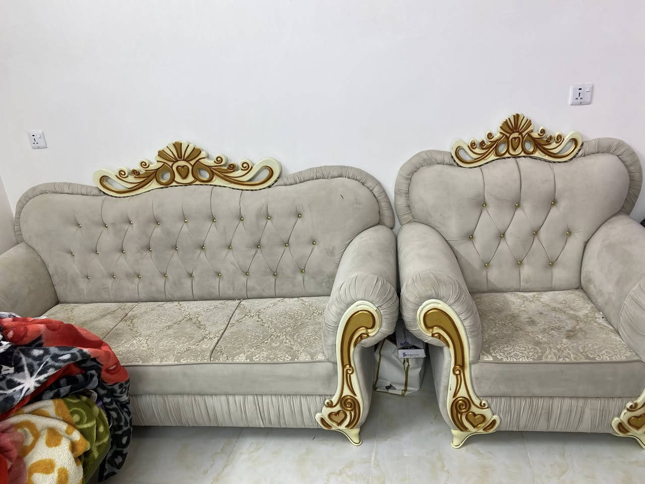 تخم للبيع 12مقعد 750. سعره ***********
