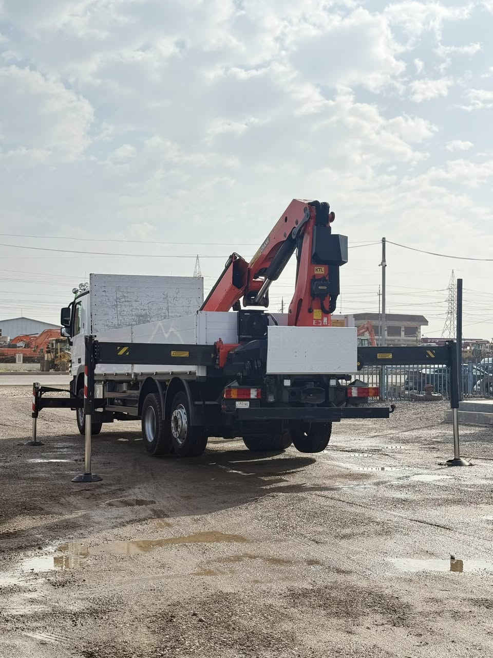 معرض مهدي اربيل
نوع : مارسيدس اكتروس كرين
موديل : 2009 معلاي 2018
حجم :2544
ألون : ابيض 
مواصفات: مارسيدس اكتروس بيلادي كرين استيرن دوار كدام سبرنك كرين بالفينكر حجم 29002  ریموت جدید جدید السیار ماشیا 270الف كيلومتر 
گير : توماتيك
 العنوان : اربيل  قوشتب تريق كركوك  معرض مهدي اربيل 
***********
***********
