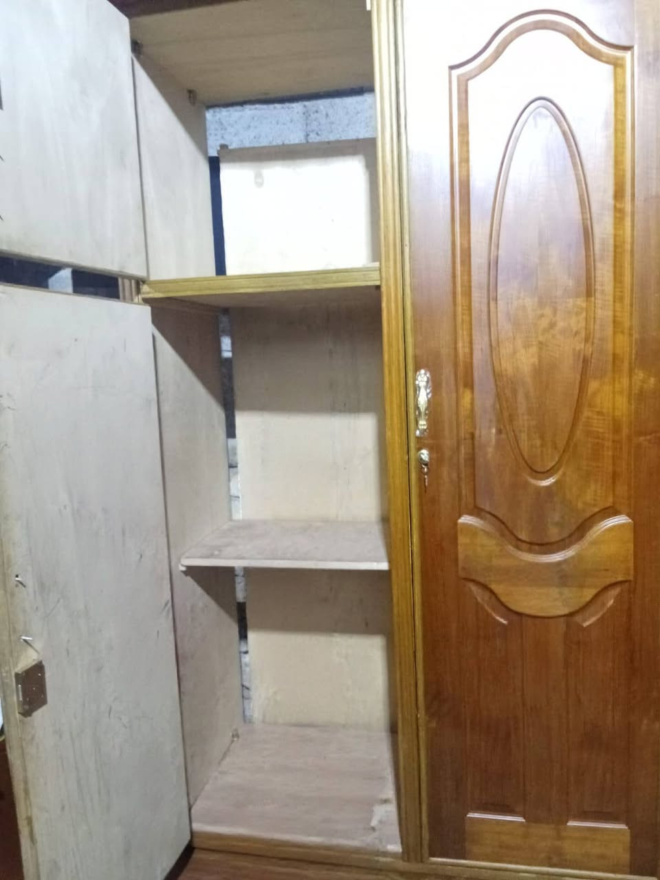 للبيع كنتور صاج ابو ٣ ابواب وملحق الظهر جرجوبه براغي السعر ٢٠٠ الف مكانه بغداد اكو توصيل بكروة الشراي يراسل الصفحه


**إذا كنت صاحب هذا الإعلان وتريد حذفه لأي سبب، رجاءا أرسل رسالة إلى الدعم الفني**