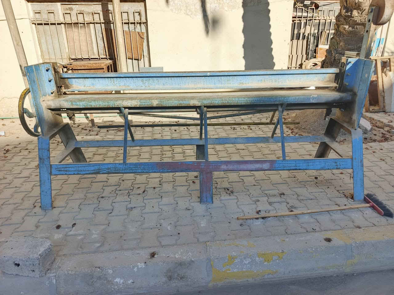 معواجة ٢ونص متر السعر مليون وميه ***********كربلاء حي العامل
