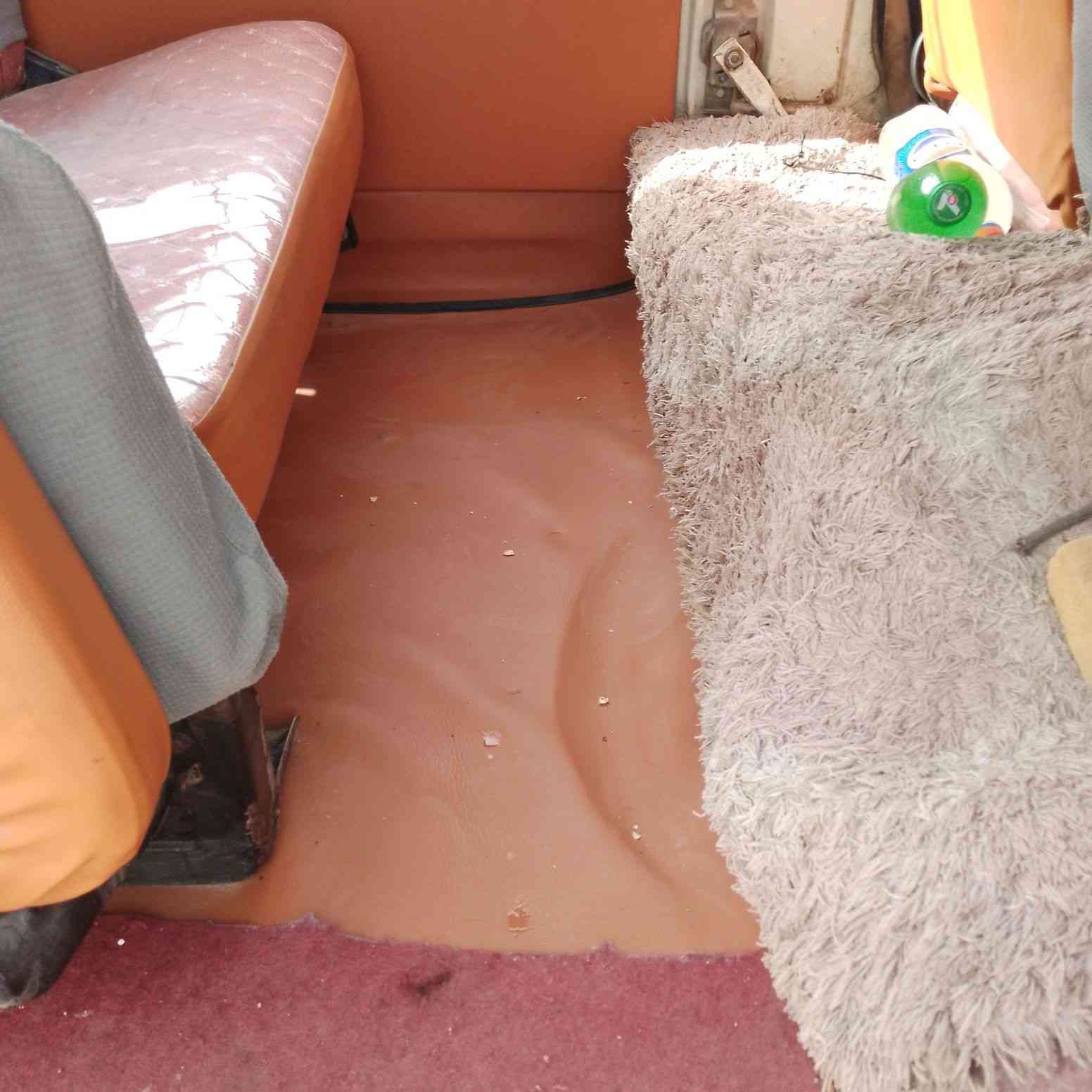 سلام عليكم سيارة فتون مديل 2010فراشة رقم دولي انكليزي شعار باتكمة سنوية جديدة مصفرة دوشمة وكاعية جديدة محرك بلادي كير اكسن صدر خلفي امامي خير من اللة سيارة بيهة خياس هلال واحد جهة العبري صدر وطخة باب السلايت مصحة على بارد بدون صبغ ييارة رقم بابل سنوية باسمي سعر قفل 60 هذارقمي ***********
