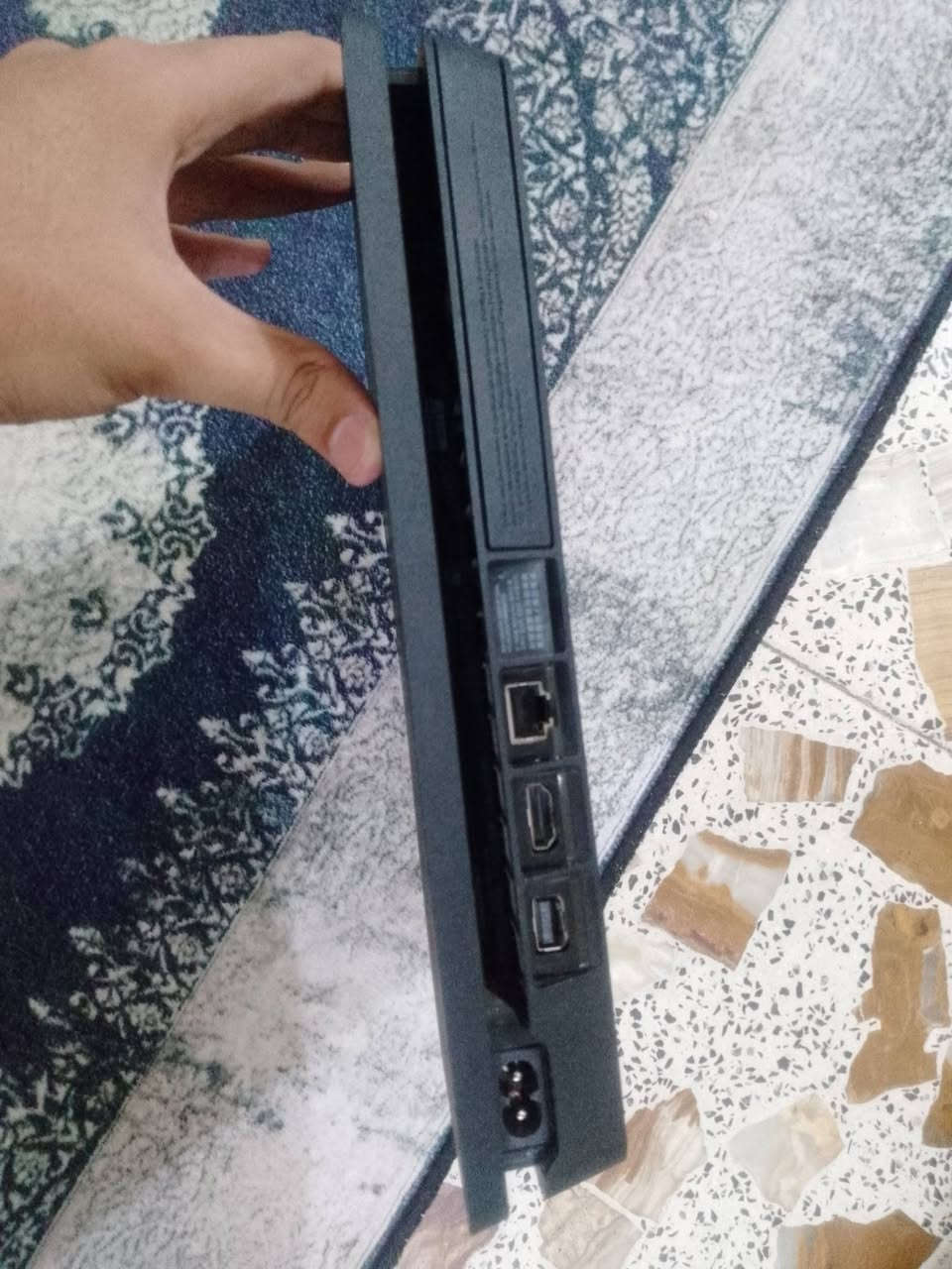 السلام عليكم جهاز ps4 نضيف جدا سعه تخزين 1000G سعره 350الف دينار ***********
