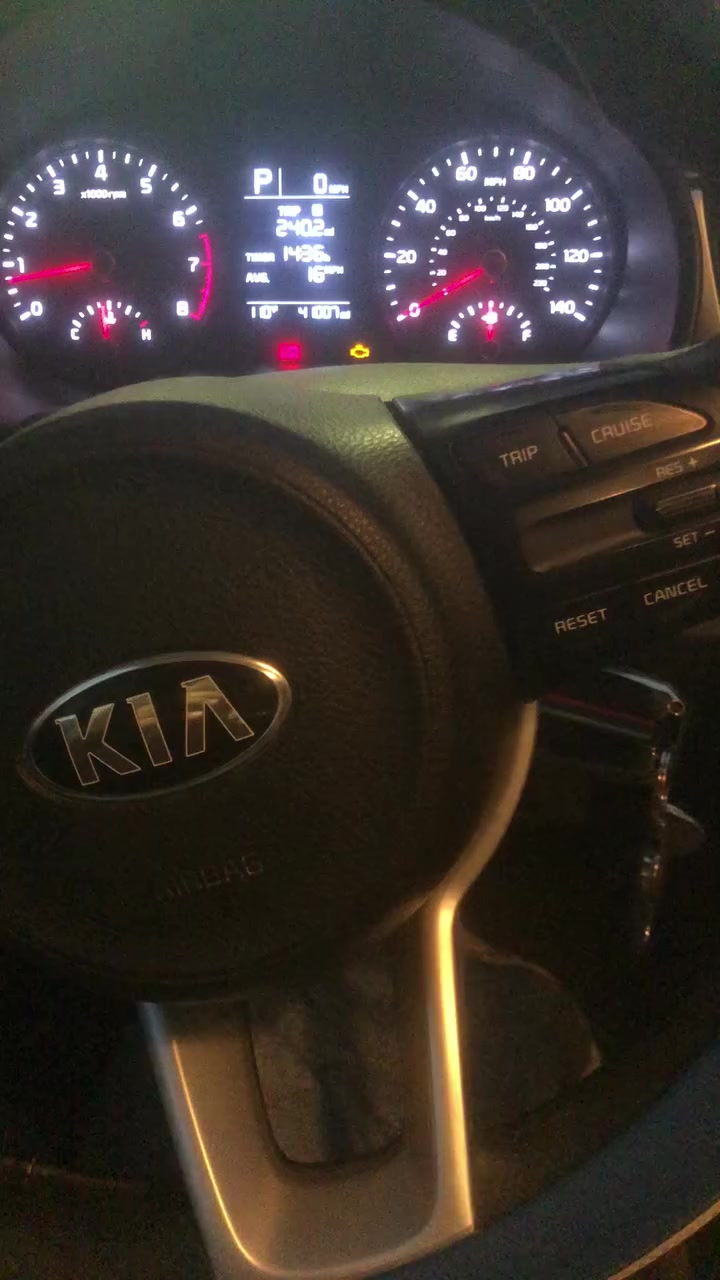 للبيع كيه ريو 2021 بصره
السعر 120 وبهه مجال  
دعاميه اماميه  وشخط بلباب ومسوي 
ماشيه 40  الف 
المكان بصره طويسه 
***********
