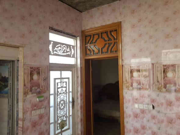 بيت ١٠٠ متر 
غرفة كبيرة
صالة كبيرة
صحيات
العنوان فرع أسواق برتقالة تنزل ٥٠٠
داخل فرع عرضه ٥ أمتار
السعر 45 مليون
***********
