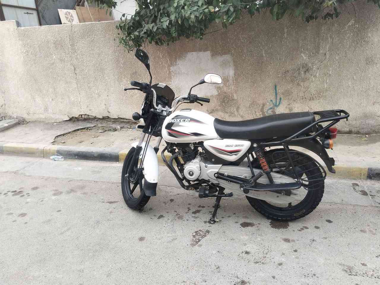 السلام عليكم دراجه بوكسر مرقمه موديل 2023 نضيفه للستفسار عله هاذه الرقم بي واتساب *********** السعر خاص
