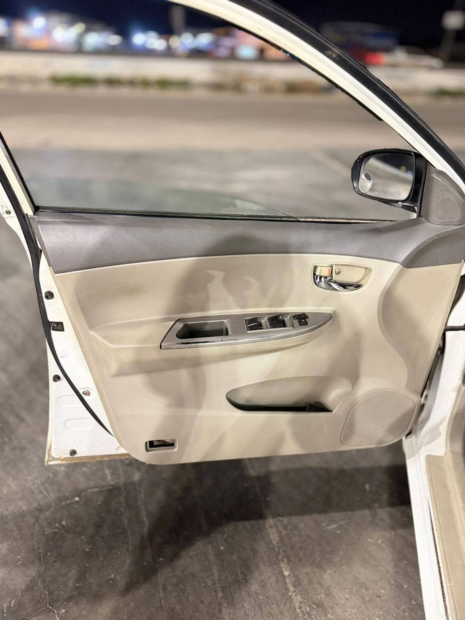 سلام عليكم
بي وايد دي 2013 G3
سياره جديده وحلوه نصبتهه اي خياس ماكو نضيفه بمعنه كلمه
كير ومكينه بلادي
تبريد ثلج
دوشمه جديده 
صدر امامي خلفي جديد
شاشه واربع سماعات حديثه تخم تاير 
باتري سلف داينمو جديد
تحكم ستيرن
فتحه بل قماره فول مواصفات السياره
حادث السياره جاملغ وباب 
60$ ورقه وبيهه مجال بسيط 
الاستفسار ***********
غير متواجد عله الفيس@
