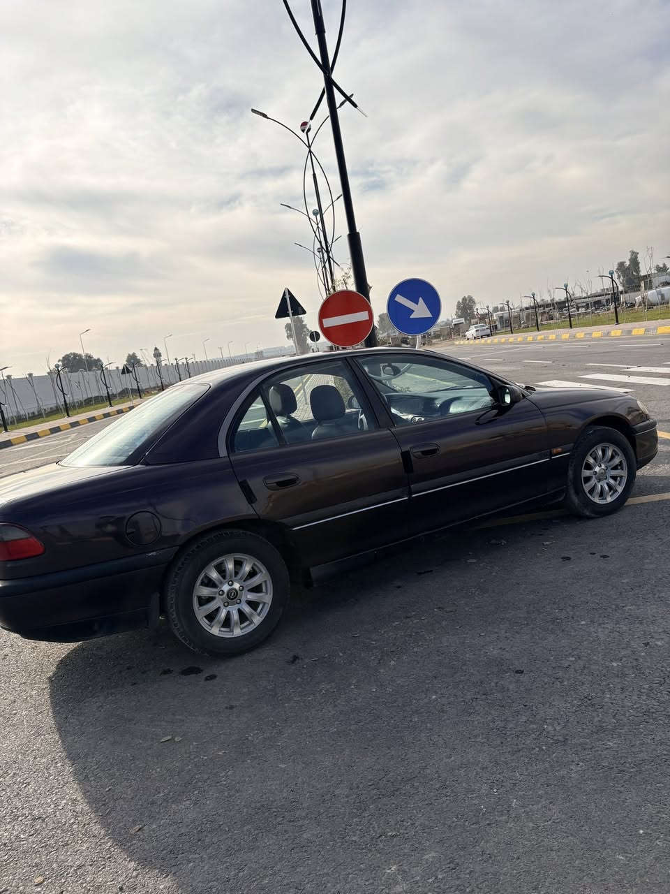 اوبل اوميكا بزون 1994
مكينه vvt 6 سلندر بطه

جامات الكدام كهرب  تدفئه

السياره نظيفه حيل صبغ عام جماليه بيدي

السياره رقم وهزه جديده تحويل مباشر

موجود بيها كوبون للبانزين

للتواصل ***********
