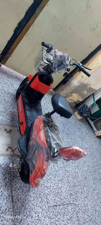 دراجه شحن حجم ١٤ باتريات جدد ملف جديد 07723814971 بي واتساب سعر ٣٠٠