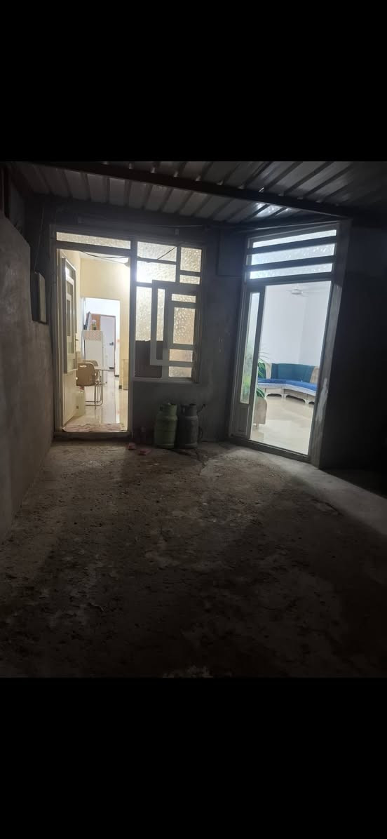 مشتمل للبيع المساحه ١٢٥ زراعي حي رشيد السكف سندويج الشارع الأول ثالث فرع كافت الخدمات*********** واتساب
