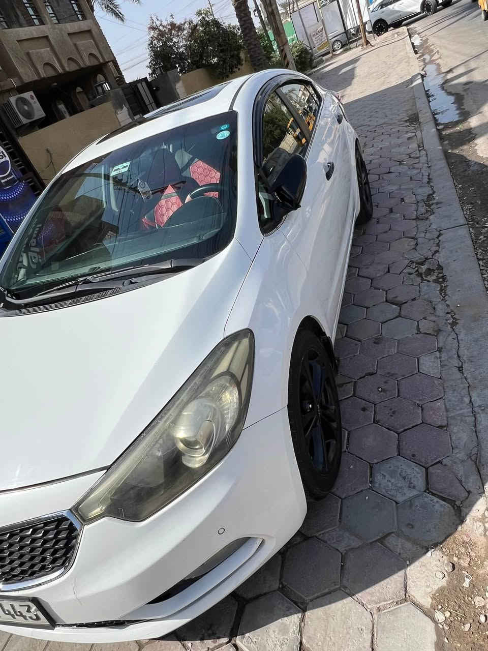السلام عليكم 
للبيع سيراتو ٢٠١٤ خليجي فول مواصفات عدا البصمه
بيه صبغ صفحه السايق اثر شخط بدون معجون رش فقط
السياره كير محرك مكفول محرك 1600دوش لاتبخير ولا تنقيص ولا مفتوح 
السياره فول مواصفات فتحه اشاير مري مري شفط حساسات امامي خلفي بگ لايت لد لد امامي نهاري كشنات جلد تحكم ستيرن جهتين ويل كب 
السعر 115وبيه مجال بسيط 
مكان السياره بغداد /الغزالية 
للاستفسار ***********
