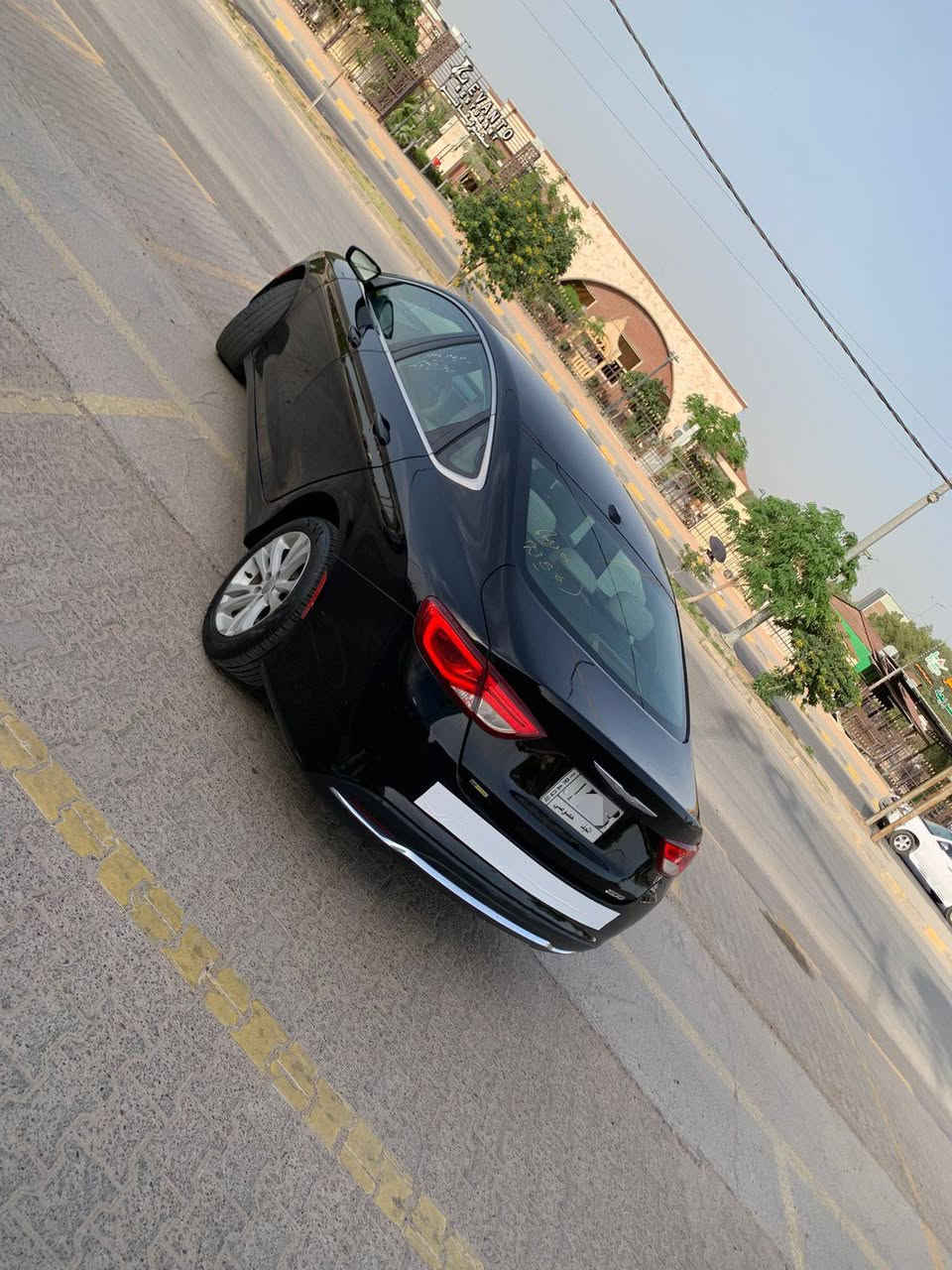 سي 200 مديل 2016 رقم نجف الماني
 سنويه لغايه 29 مواصفات سياره
تحكم استيرن جهتين .كشنات كهرباء
محرك 2400 ...شاشه لمس كامره خلفيه 
بيه باب خلفي تبديل .السعر 112البيع او مراوس حسب القناعه رقمي استفسار أكثر *********** النجف, العراق
