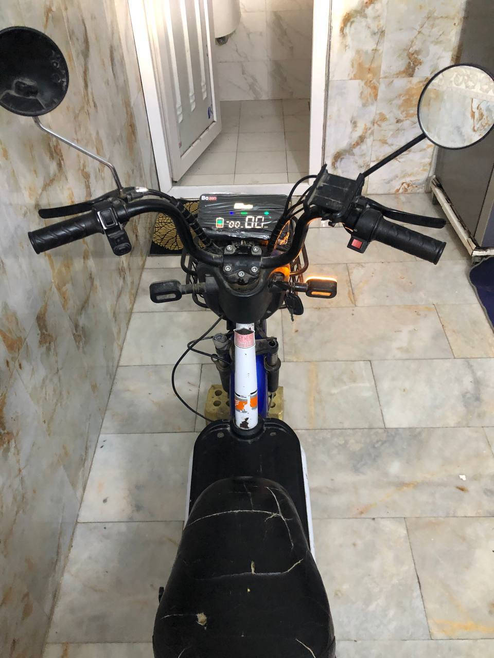 السلام عليكم دراجه شحن حجم 14 مواصفاتها 
بصمه وسويج 
سرعته 35
قفل تاير 
اشاره يمنه يسره
فول مواصفات 
سعر خاص مكاني بغداد ساحة الحمزه


**إذا كنت صاحب هذا الإعلان وتريد حذفه لأي سبب، رجاءا أرسل رسالة إلى الدعم الفني**