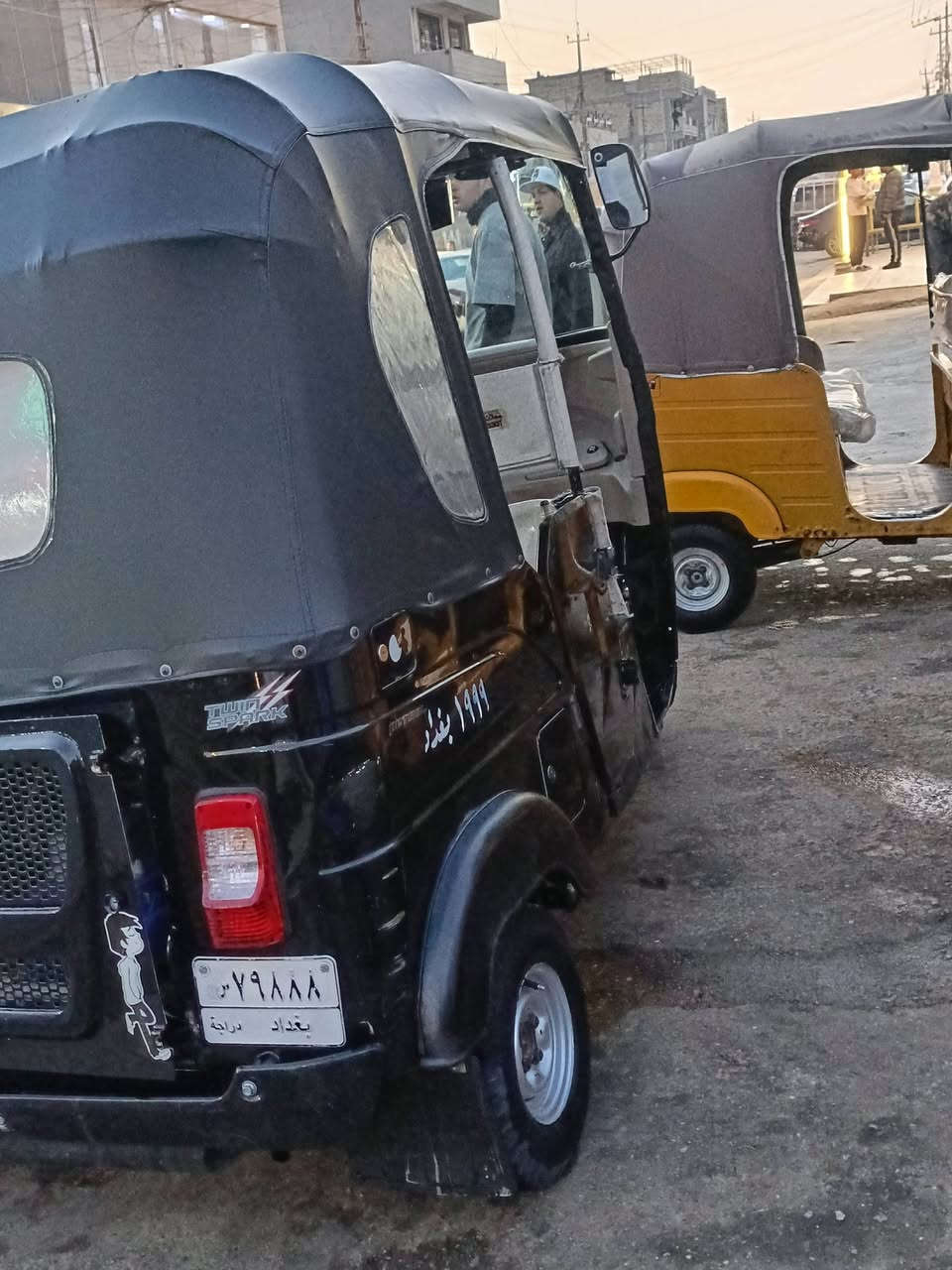 تكتك للبيع رقم وسنويه نظيفه وخير من الله تحويل ثاني يوم العنوان البياع حي الشهداء  للاستفسار  
***********
السعر 9.300
