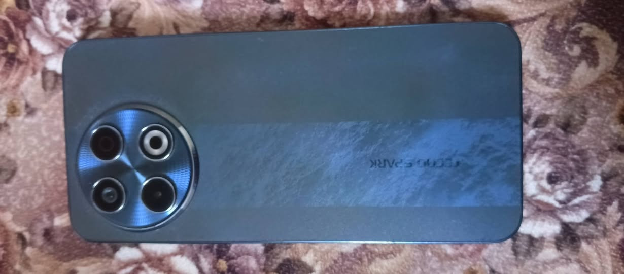 TECNO SPARK 30 Pro
موبايل كلش نضيف مثل ماواضحه بل صوره 
ذاكره 256
رام 8+8
بطاريه 5000
مكاني موصل رشديه 
شراي تعال خاص مو شراي لا تعبني ا
السعر خاص 
الرقم ***********
