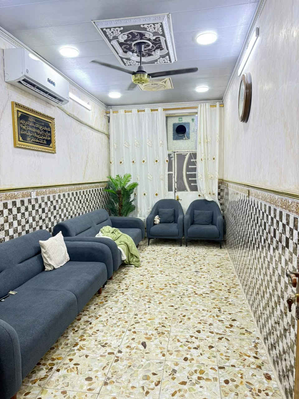 ااسلام عليكم عندي بيت ٨٠ متر واجهه اربعه ونزال ٢٠ بيت جديد بناء جديد سند ٢٥ زراعي بأسمي البيت للأستفتسار ***********
