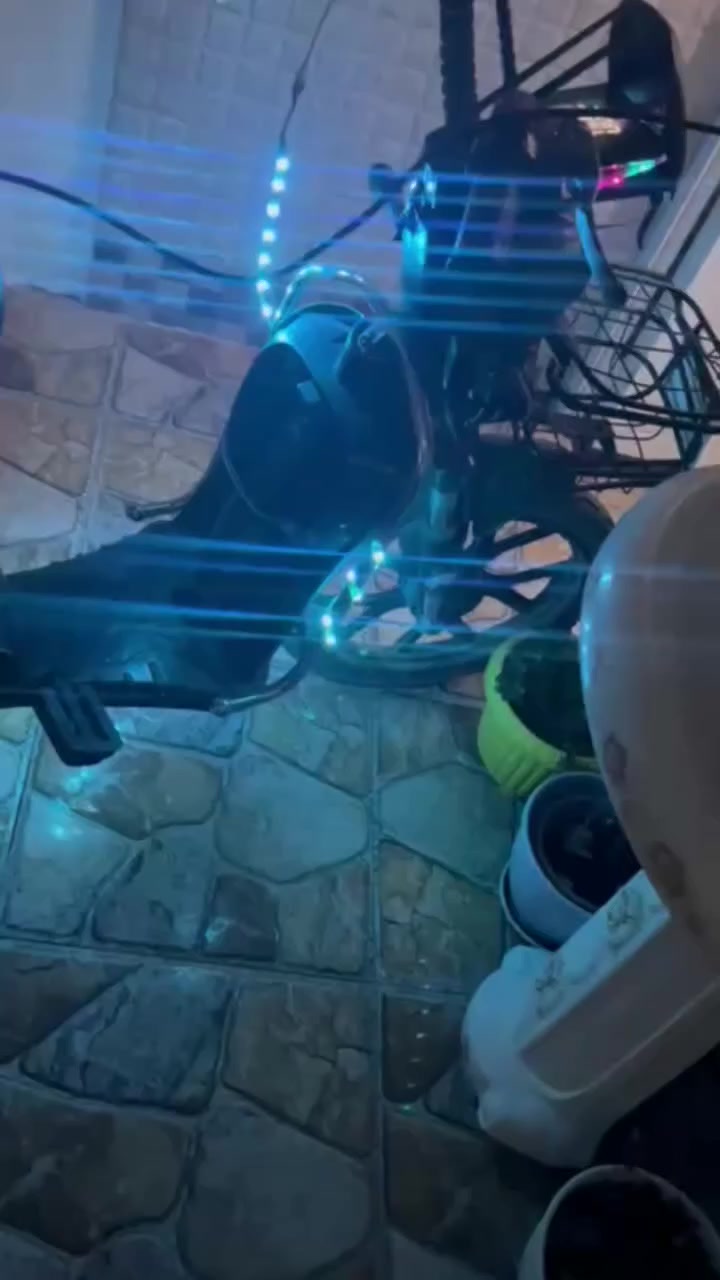 دراجه شحن نضيفه ما بيه اي عيب شغاله الستفسار ول سعر عل رقم او تعال وتساب ***********
