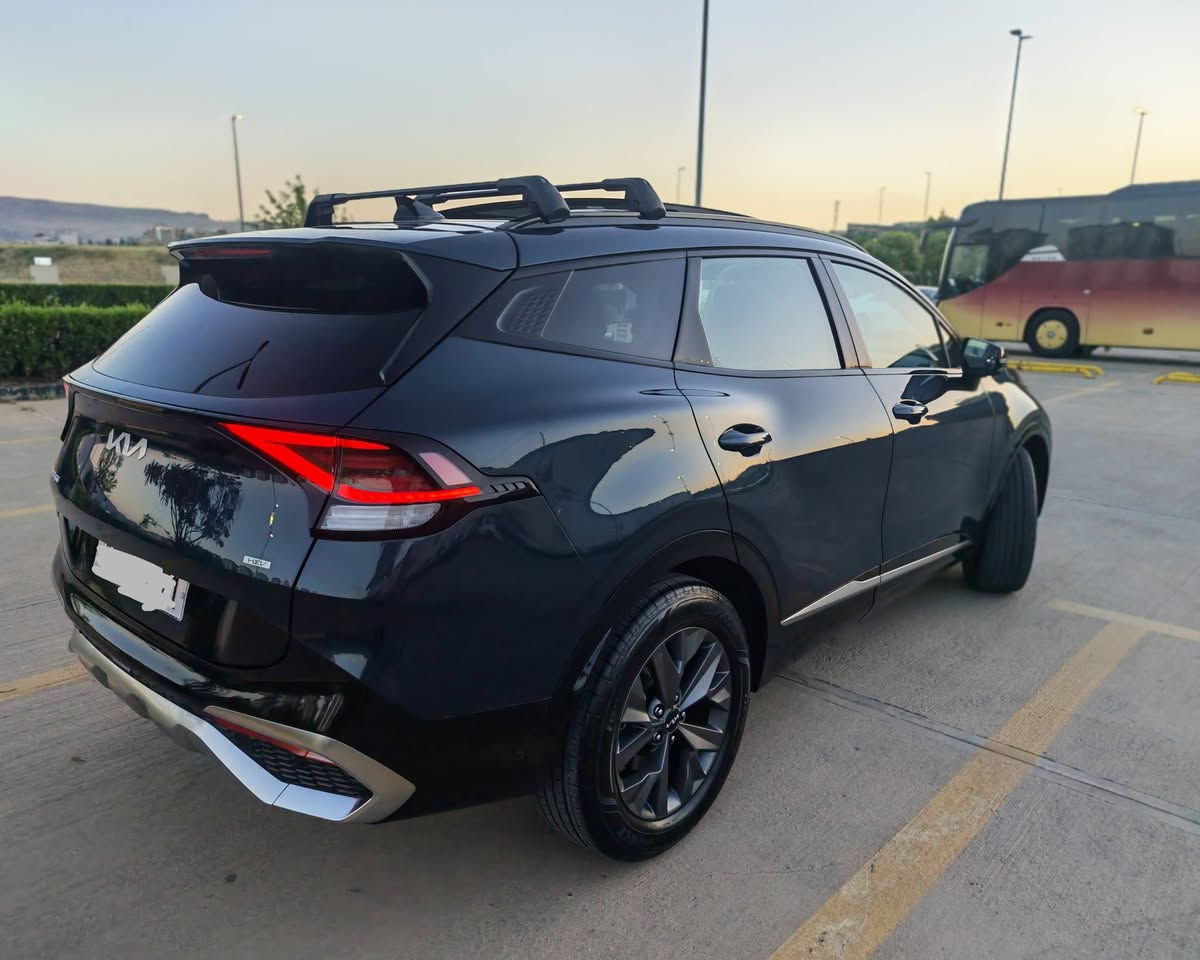 السلام عليكم 
سبورتج SX برستيج هايبرد 
فول مواصفات  
للبيع فقط
 وارد امريكي 2025
محرك 1600 تيربو 

 
حادثها تبديل صندوق نفس اللون 
والبنيد بي بارد وتكحيل اثر طخه والتحميل 
البجم مفتوح بأمريكا وغراضها كلها وياها 
الايرباكات سليمه
ماشيه 8000 كيلو حاليا
العنوان بغداد 
للأستفسار على الرقم *********** واتساب
