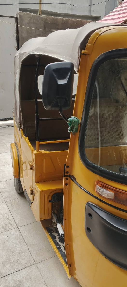 سلام عليكم
تكتك 2021 رقم بصرة و سنوية باسمي
مكينه مجفته شركة شرط لا تبخير و لا تنقيص 
اكسل كهربائيات كله شغالة بيه خياسات قليلة
لايت زنون
رقم الهاتف***********
