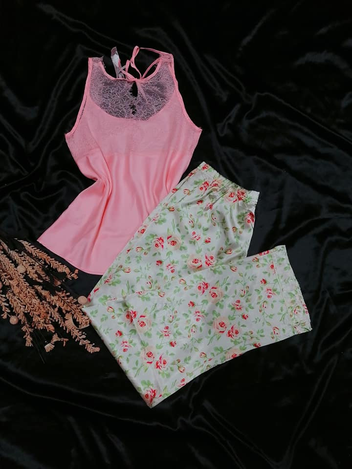 هلا بنات تحفيضات 🔥🔥
مملابس بالة خليجية نظافة 100%
 مغسولة ومعطرة ومكوية ❤️

القطع الي سعرهم 7 قطعتين ب7 
القطع الي سعرهم3قطعتين ب5
الطلبات الي تعبر 35 داخل بابل مجاني
الطلبات الي تعبر 45 محافظات. مجاني

الصور جزء من البضاعه دخلو الحساب وشوفو ستوري


**إذا كنت صاحب هذا الإعلان وتريد حذفه لأي سبب، رجاءا أرسل رسالة إلى الدعم الفني**